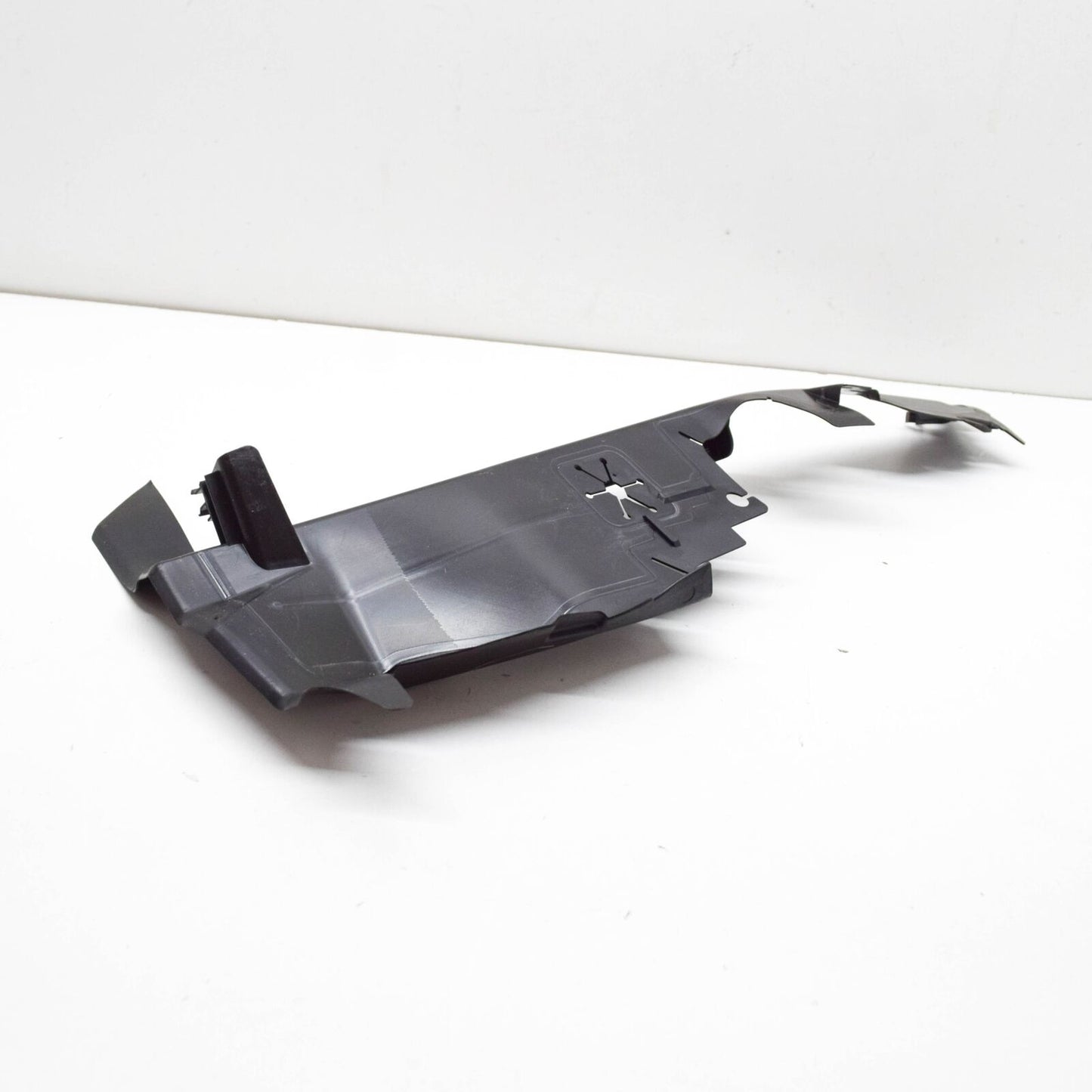 NEW VOLKSWAGEN POLO AW RADIATOR AIR GUIDE 2G0121283G ORIGINAL