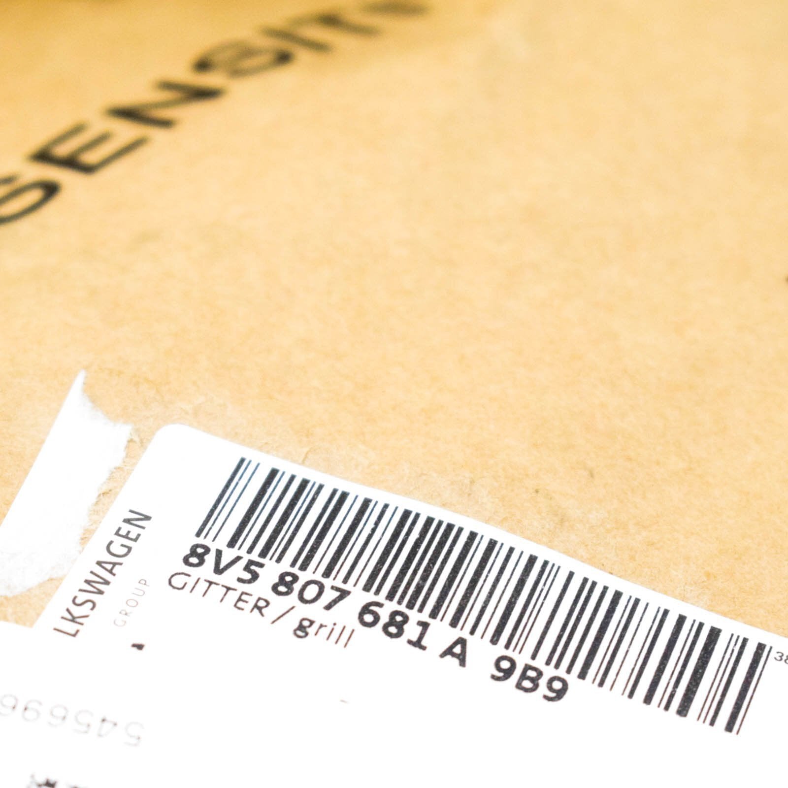 NEW AUDI A3 8V FRONT LEFT FOG LIGHT GRILLE LOWER 8V5807681A9B9 ORIGINAL