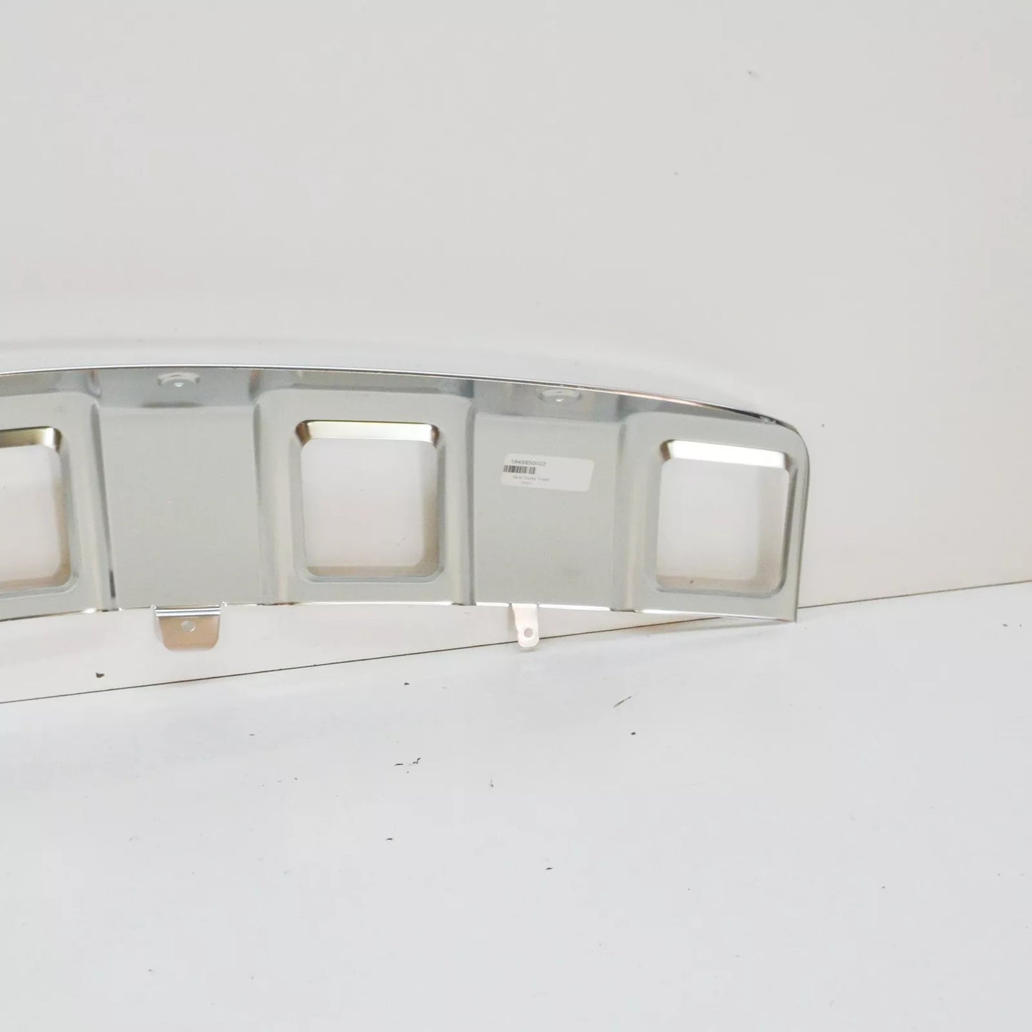 NEW MERCEDES-BENZ ML W164 FRONT BUMPER BOTTOM CENTER COVER A1648850022 ORIGINAL