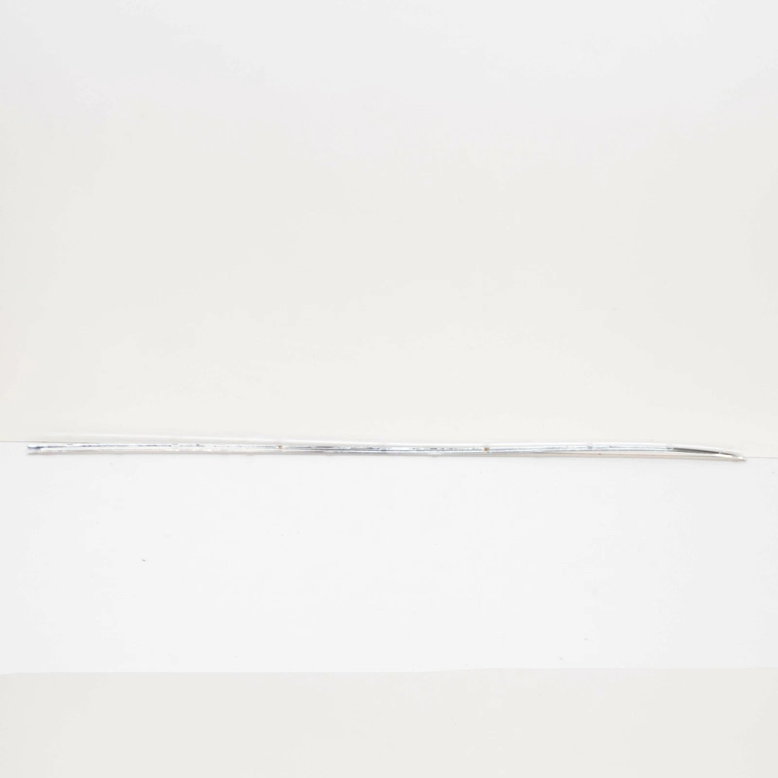 NEW MERCEDES-BENZ C W205 FRONT RIGHT DOOR MOLDING A2056906202 ORIGINAL