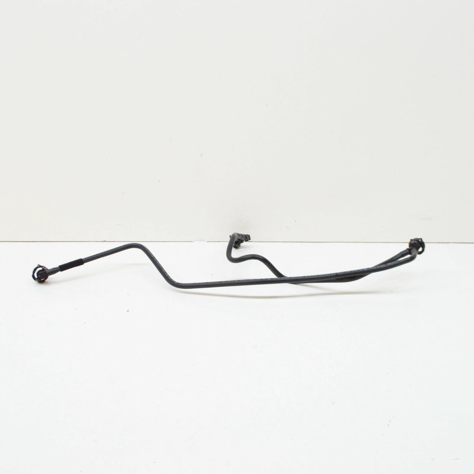 NEW MERCEDES-BENZ A W176 ENGINE COOLANT RESERVOIR HOSE A2465010325