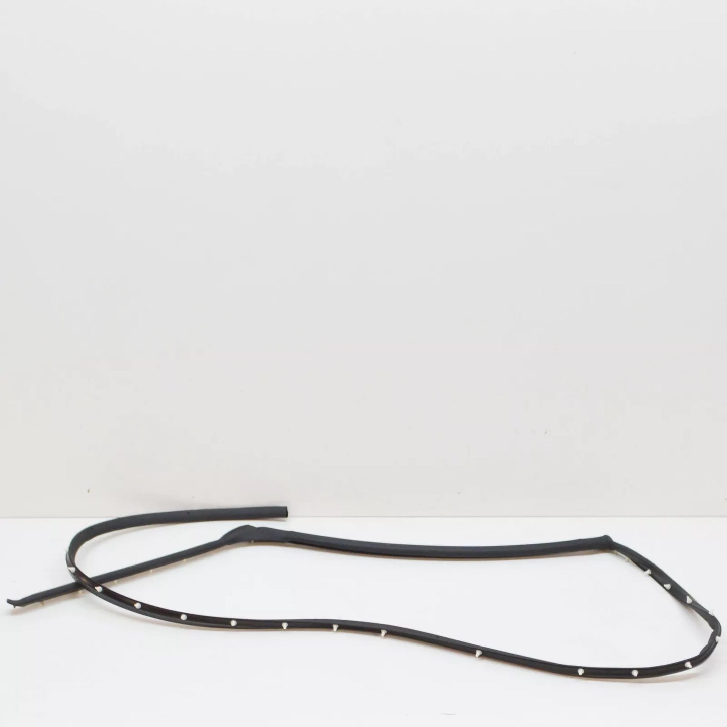 NEW AUDI Q7 4L REAR LEFT SEAL FOR SILL PANEL 4L0839119D