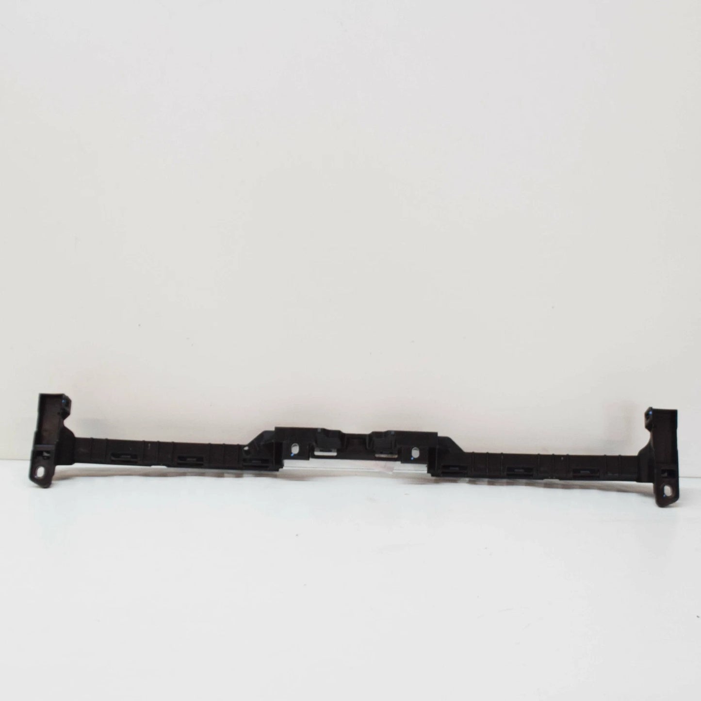 NEW VW GOLF MK7 RADIATOR SUPPORT FRONT CENTER GUIDE SECTION 5G0805705M