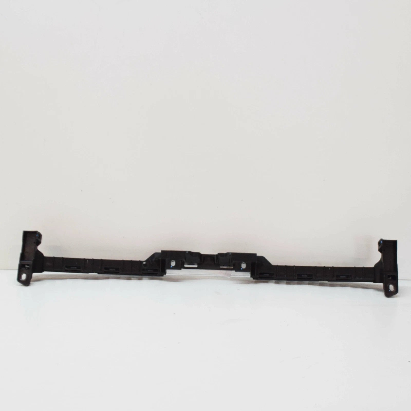 NEW VW GOLF MK7 RADIATOR SUPPORT FRONT CENTER GUIDE SECTION 5G0805705M