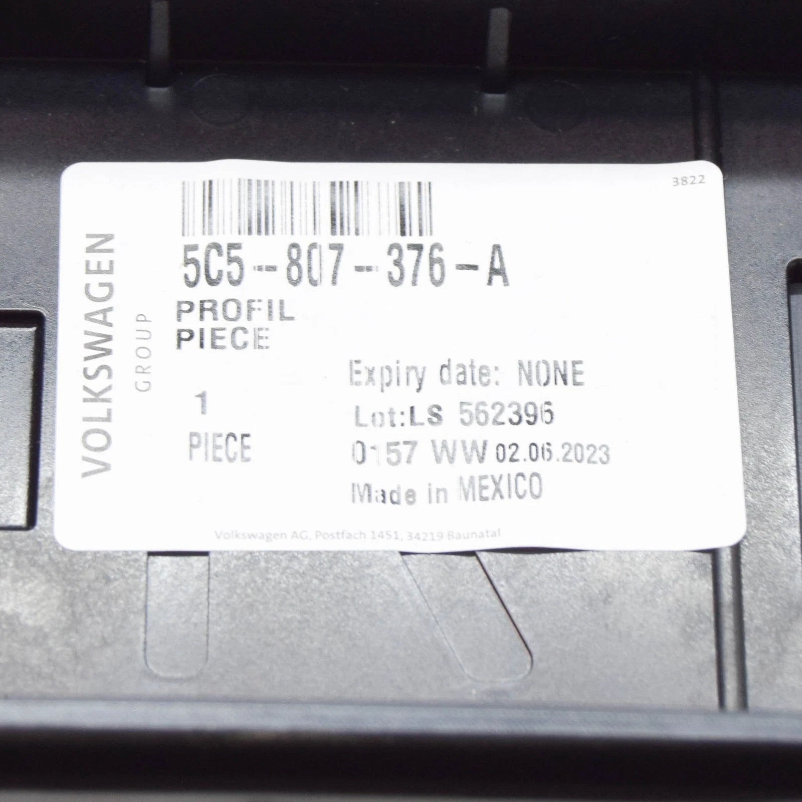 NEW VW BEETLE 5C REAR BUMPER RIGHT BRACKET GUIDE 5C5807376A ORIGINAL