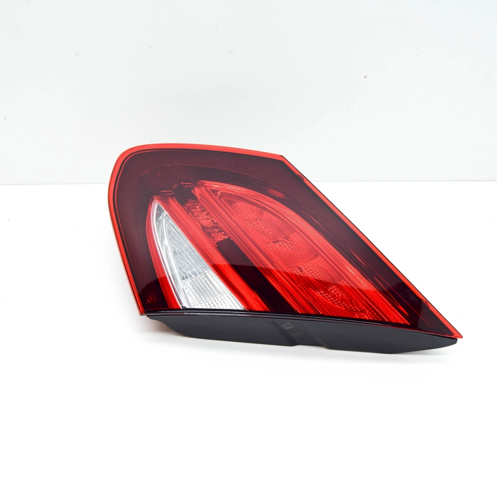NEW MERCEDES-BENZ C COUPE C205 REAR RIGHT TAILGATE TAILLIGHT A2059063605