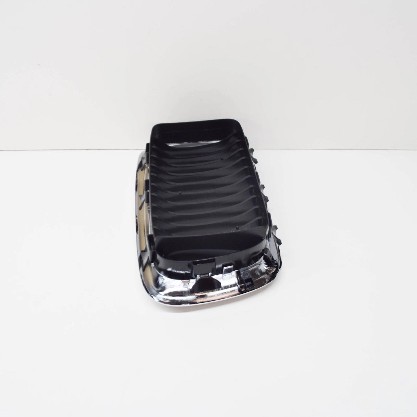 NEW BMW 7 E38 FRONT RADIATOR LEFT KIDNEY GRILLE 51138231595 ORIGINAL