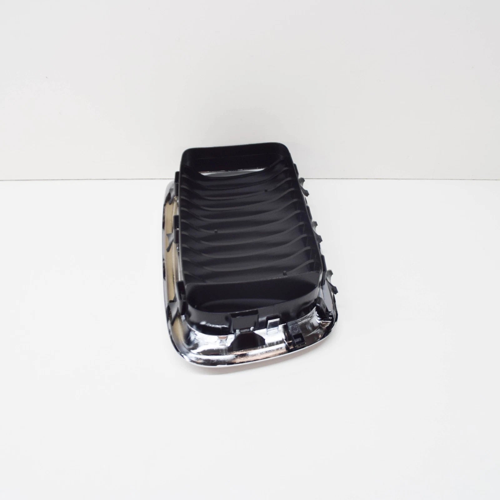 NEW BMW 7 E38 FRONT RADIATOR LEFT KIDNEY GRILLE 51138231595 ORIGINAL