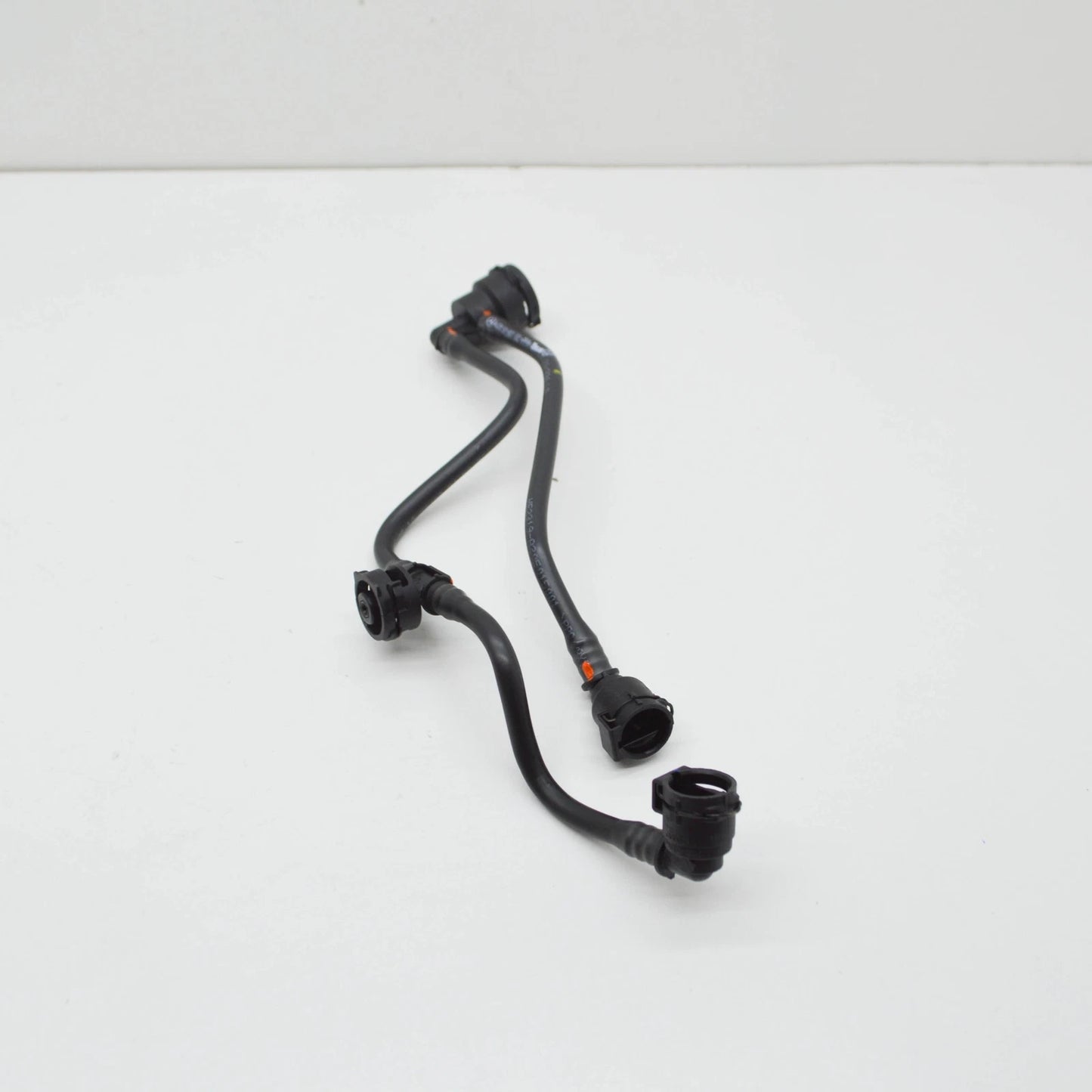 NEW MERCEDES-BENZ C W205 EXPANSION RESERVOIR BLEED LINE A2055015001