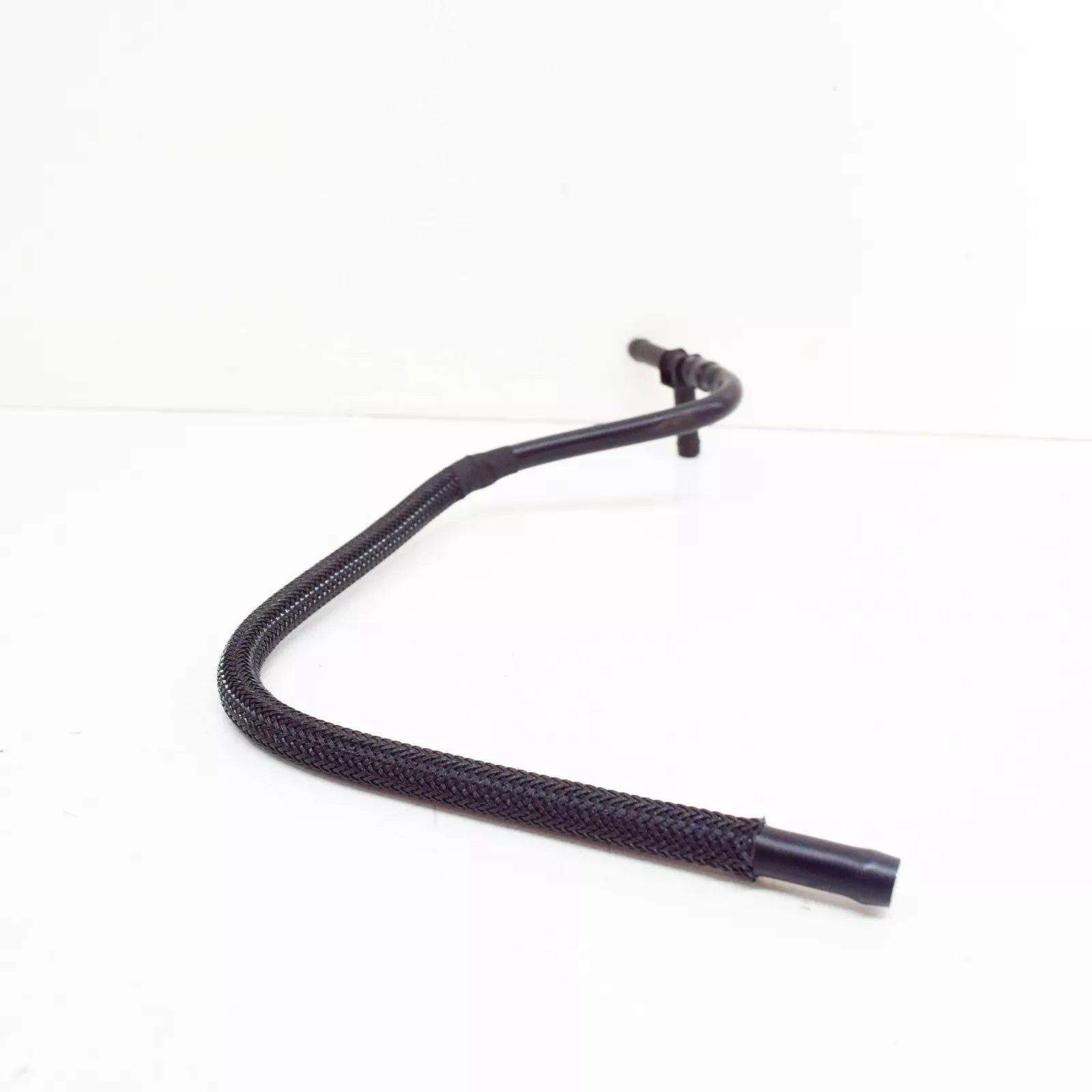 NEW AUDI A4 B7 COOLANT PIPE 059121086F