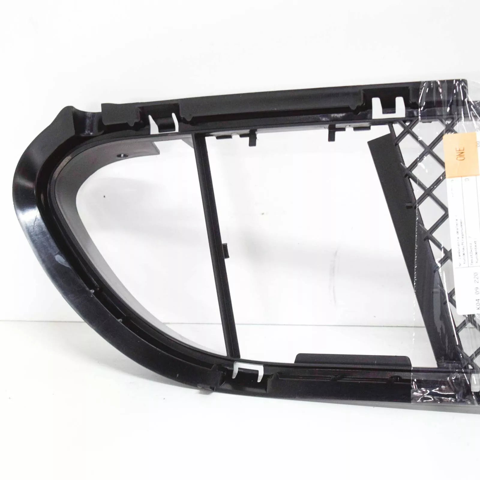 NEW BMW 5 E60 M SPORT FRONT LOWER BUMPER GRILLE 51117896586 ORIGINAL