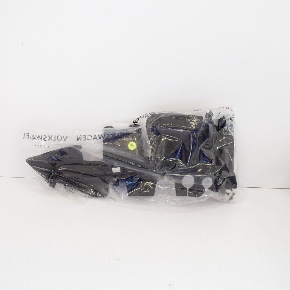 NEW VOLKSWAGEN PASSAT B8 RADIATOR RIGHT SIDE AIR GUIDE 561121284A 2016 ORIGINAL