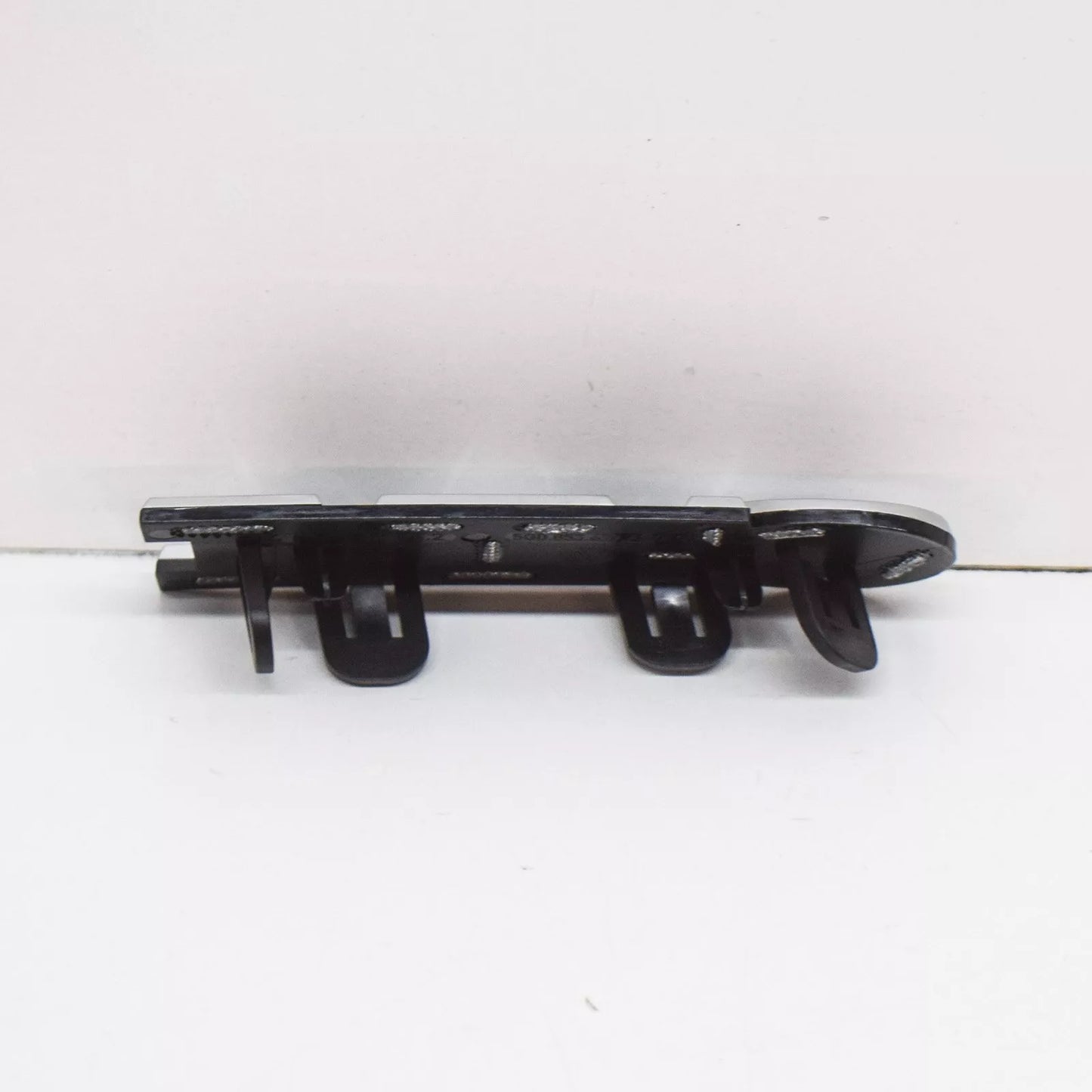 NEW VW GOLF MK7 GTI FRONT BUMPER RADIATOR GRILL EMBLEM 5G0853679AF DPJ ORIGINAL