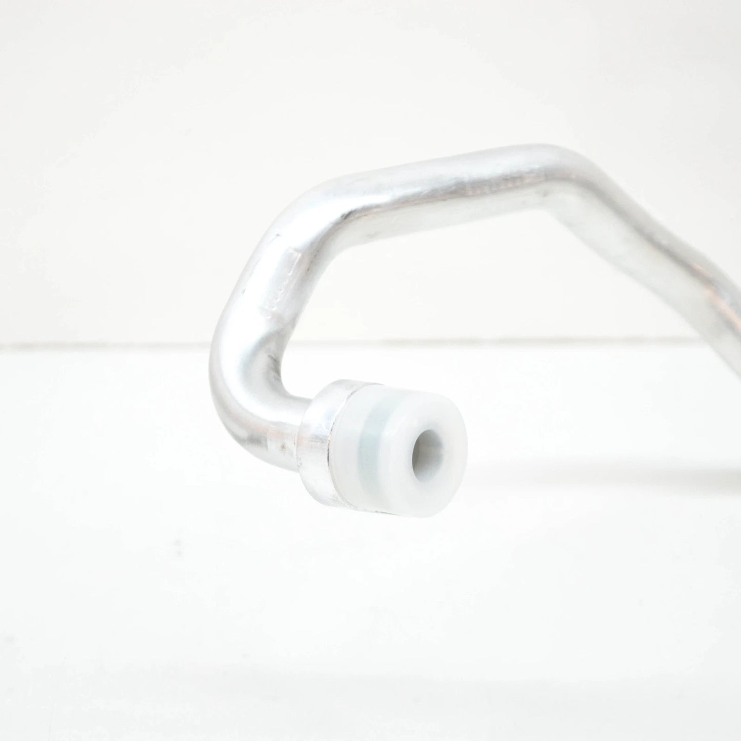 NEW MERCEDES-BENZ CLS C218 OIL COOLER LINE HOSE A2185000172 ORIGINAL