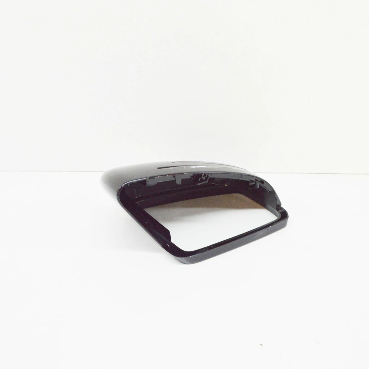 NEW MB GLA-CLASS X156 LEFT WING MIRROR COVER CAP A24681101009191