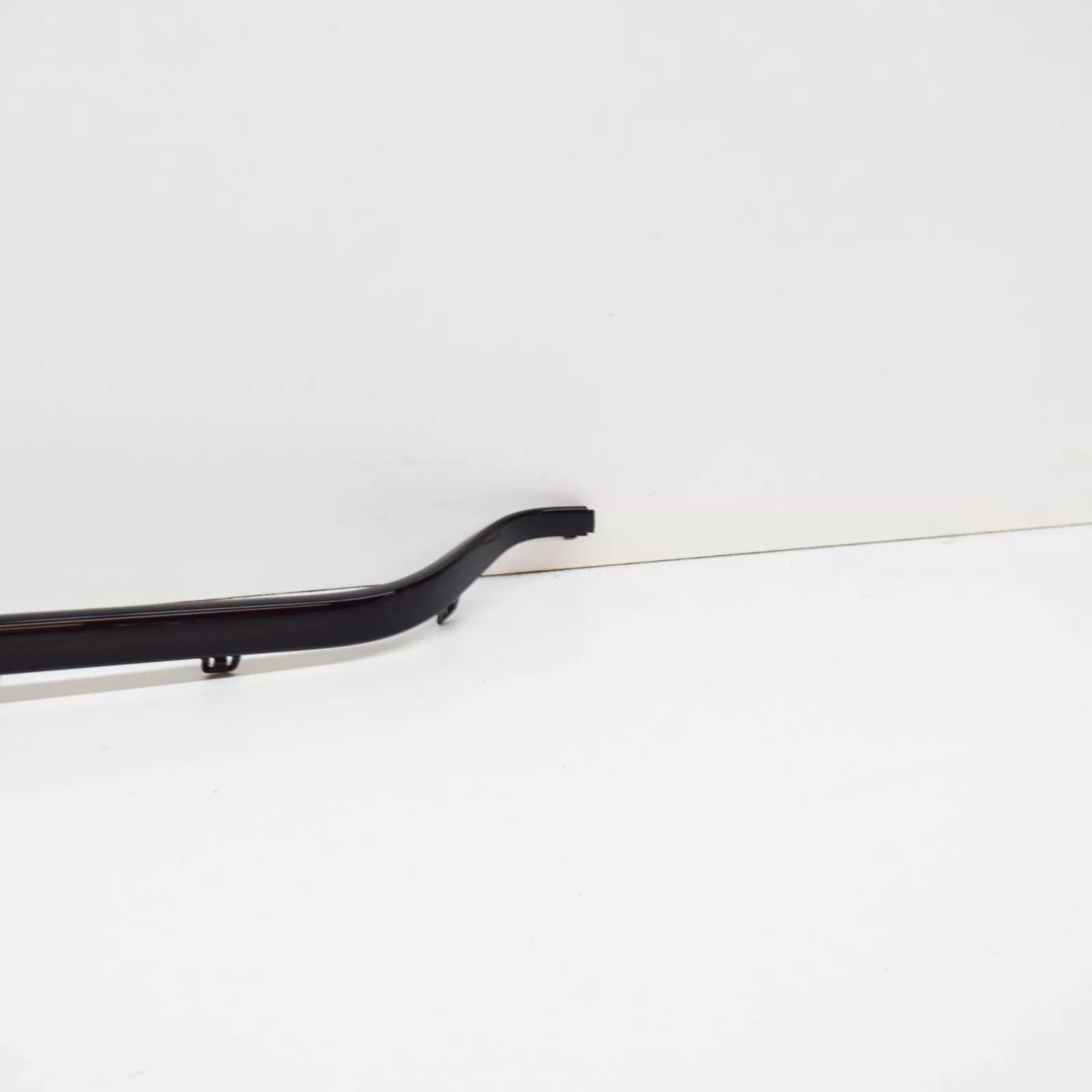 NEW MERCEDES-BENZ E W213 REAR BUMPER CENTRAL TRIM STRIP A2138854501