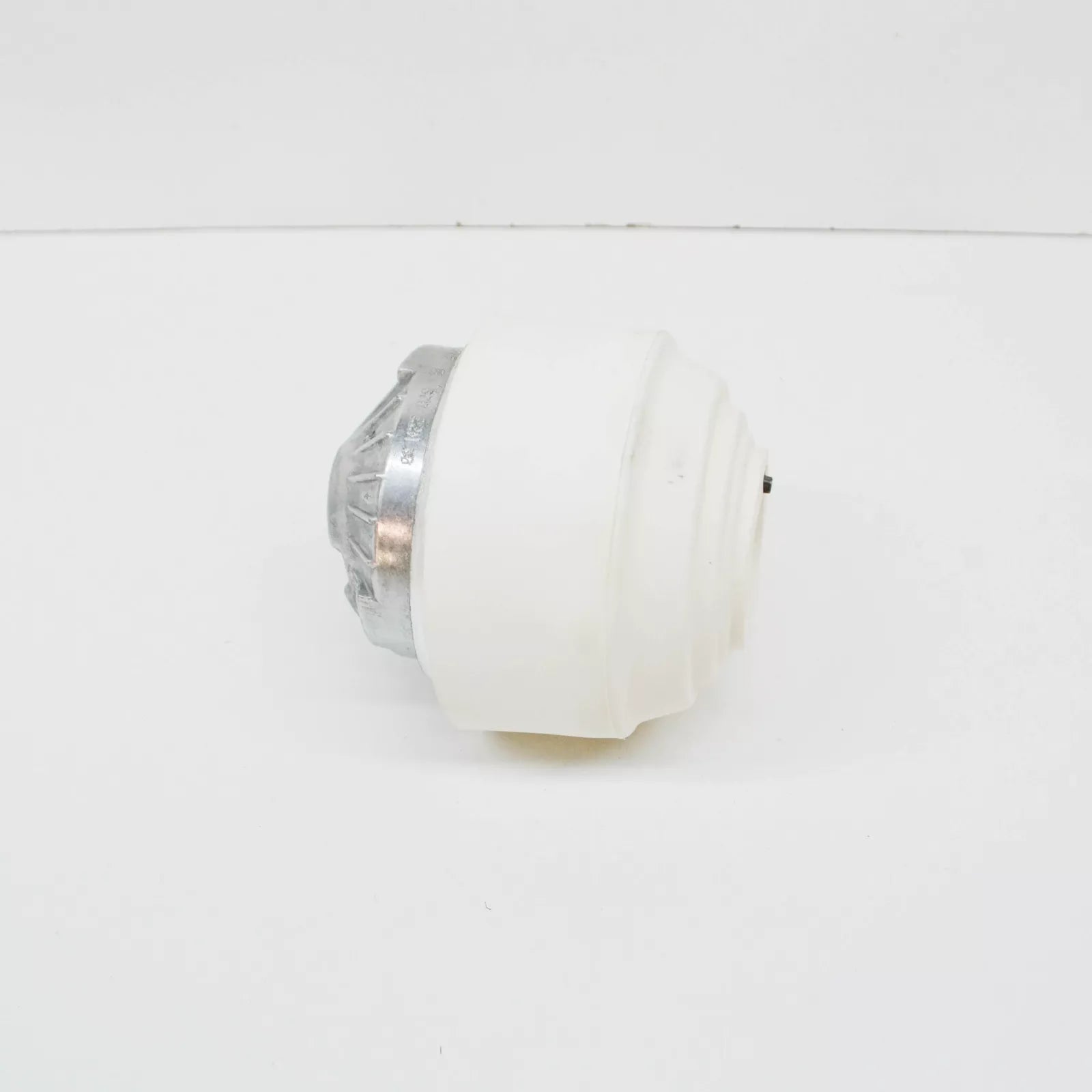 NEW MERCEDES-BENZ S W221 FRONT SIDE ENGINE MOUNT A2212403717