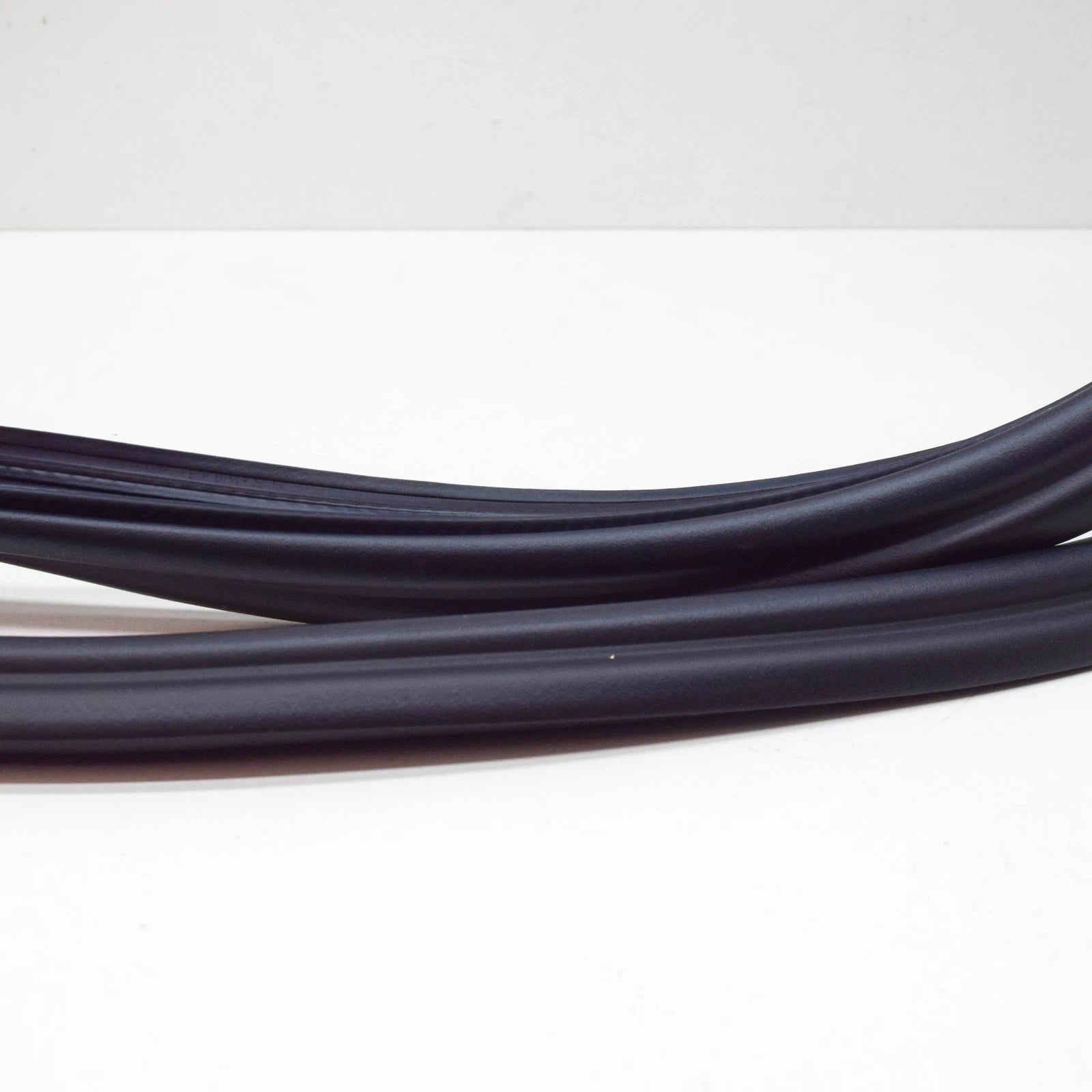 NEW VW GOLF VII VARIANT BA5, BV5 BOOTLID SEAL RUBBER 5G6827705E ORIGINAL