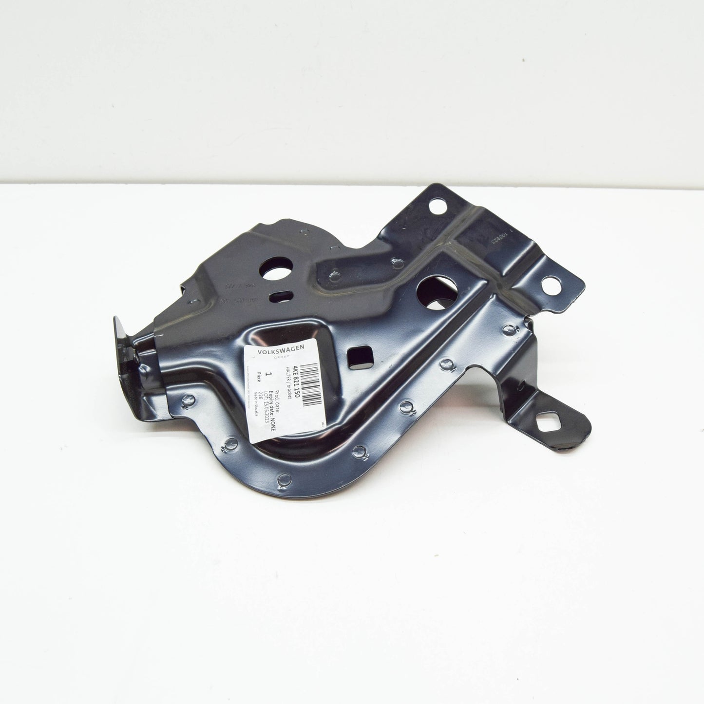 NEW AUDI E-TRON GEN FRONT RIGHT FENDER BRACKET 4KE821150 ORIGINAL
