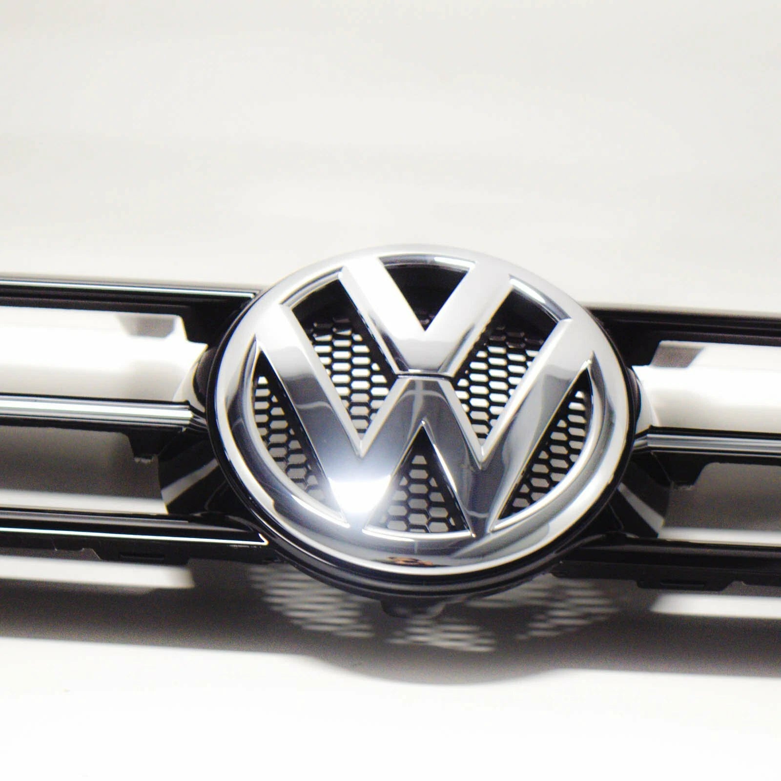 NEW VW POLO 6R GT FRONT BUMPER RADIATOR GRILLE 6R0853651AB FOD ORIGINAL