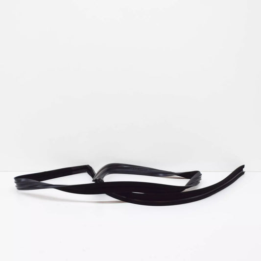 NEW BMW 3 COUPE E30 FRONT RIGHT ONE-PIECE WINDOW GUIDE 51321904782 ORIGINAL