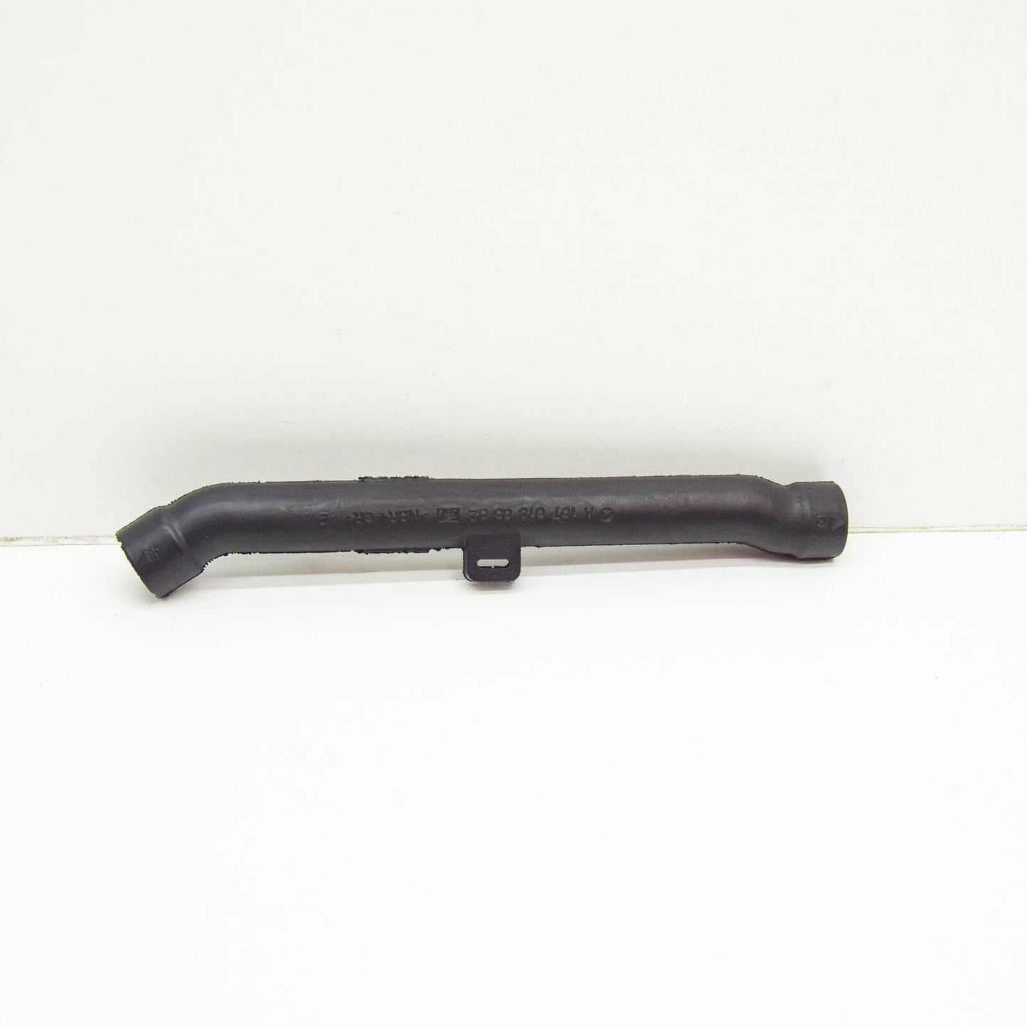 NEW MB CL C215 CYLINDER HEAD TO HEAT EXCHANGER HOSE A1370180382 ORIGINAL