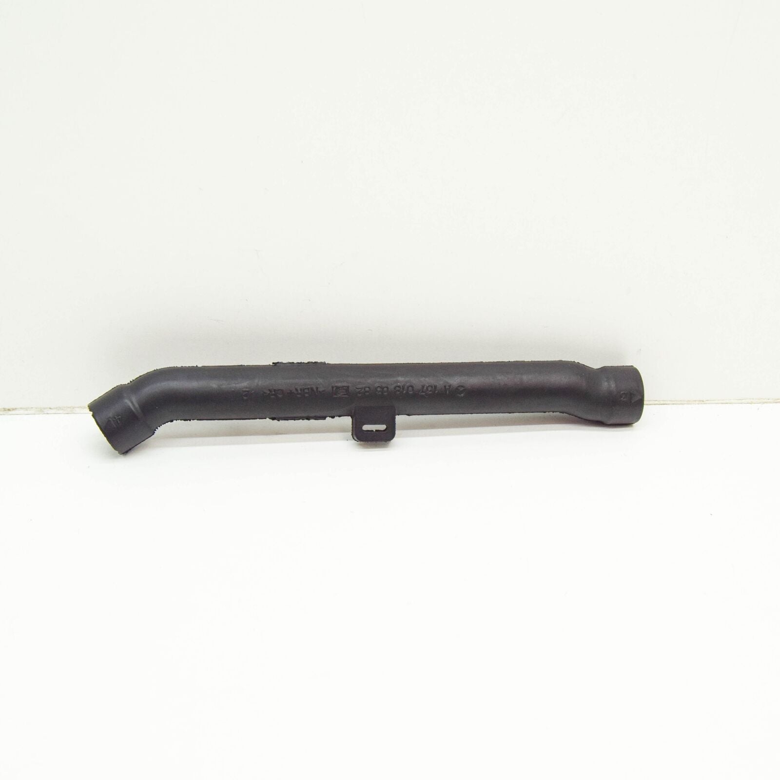 NEW MB CL C215 CYLINDER HEAD TO HEAT EXCHANGER HOSE A1370180382 ORIGINAL