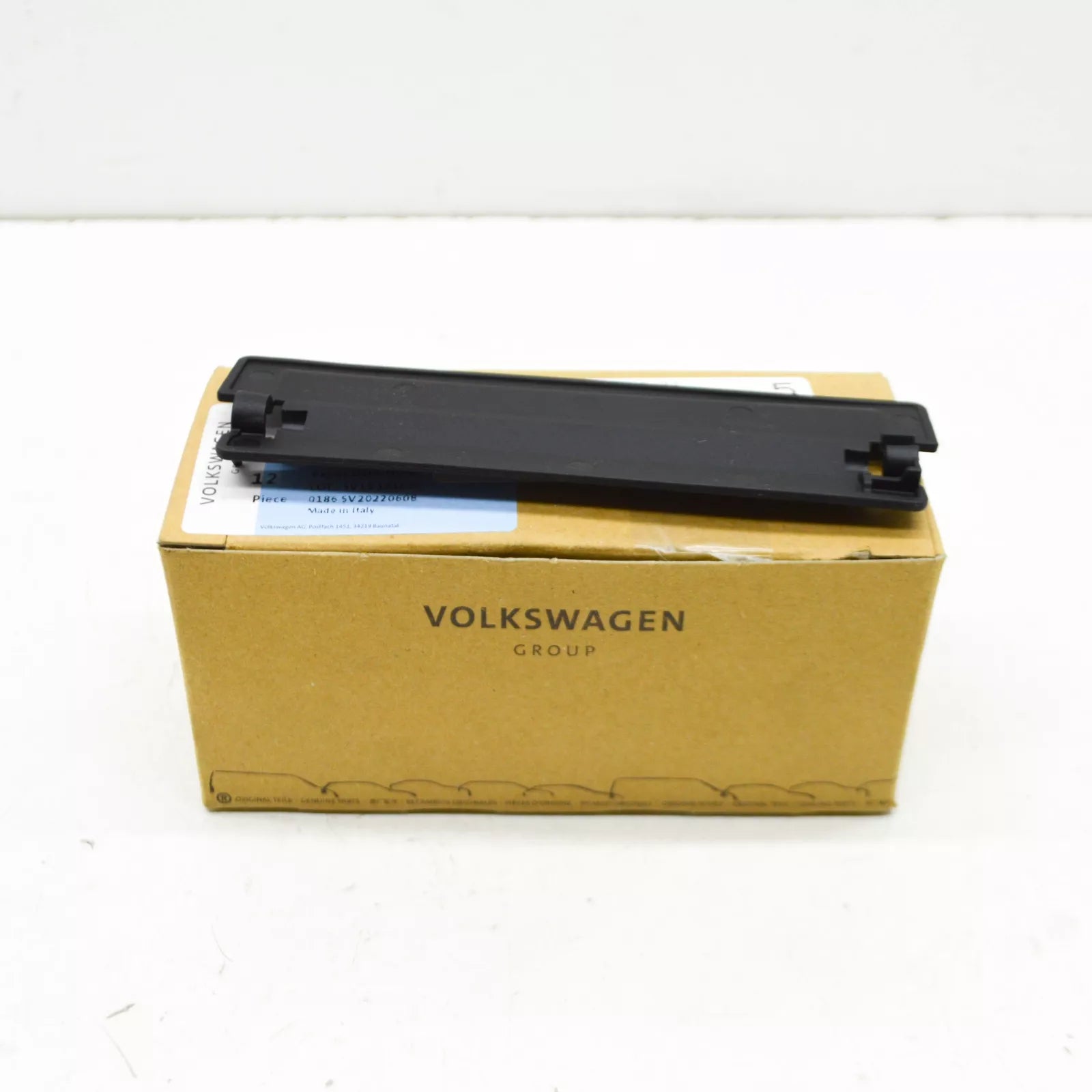 NEW VOLKSWAGEN ARTEON 3H7 RADIATOR SHUTTER ASSEMBLY 5Q0121223E ORIGINAL