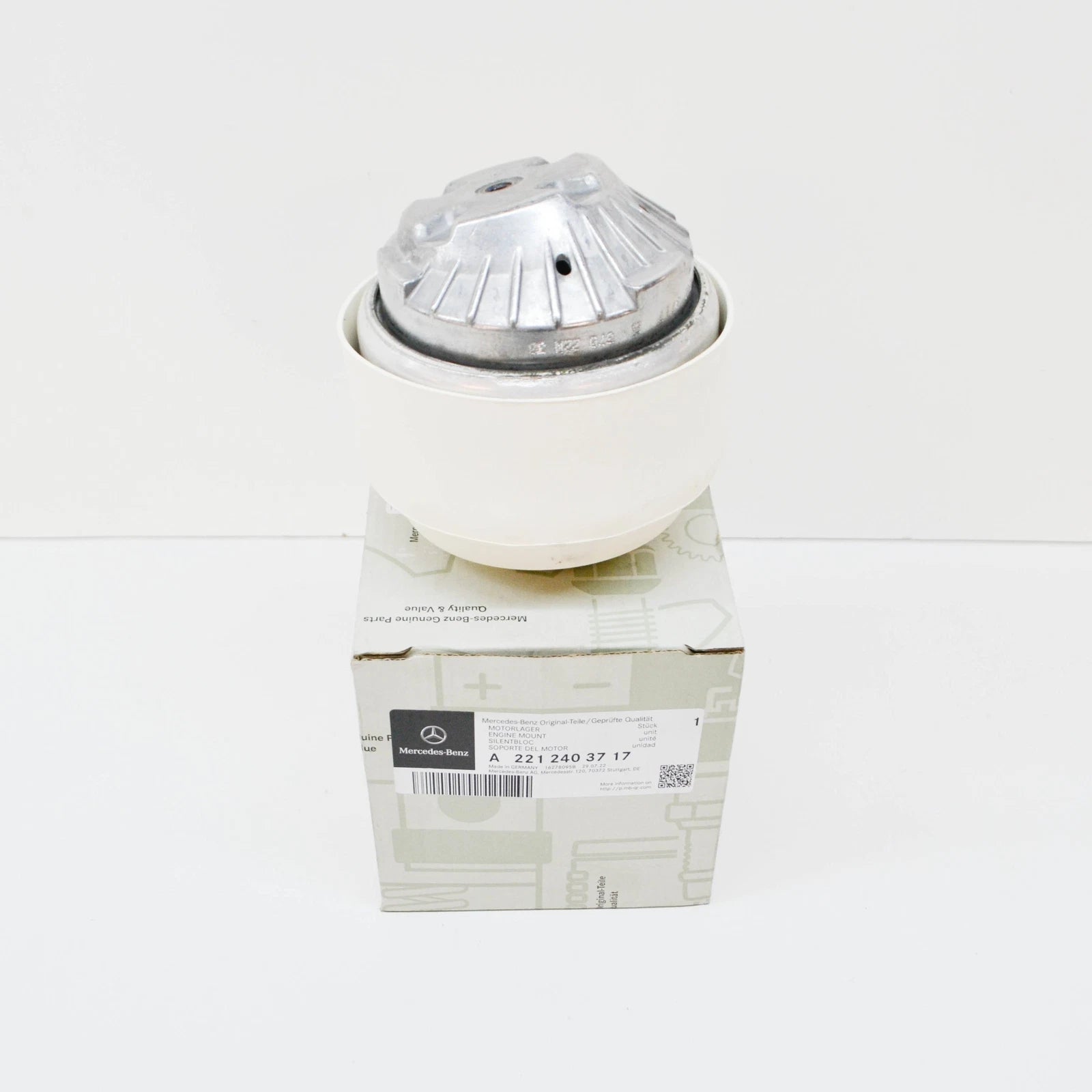 NEW MERCEDES-BENZ S W221 FRONT SIDE ENGINE MOUNT A2212403717