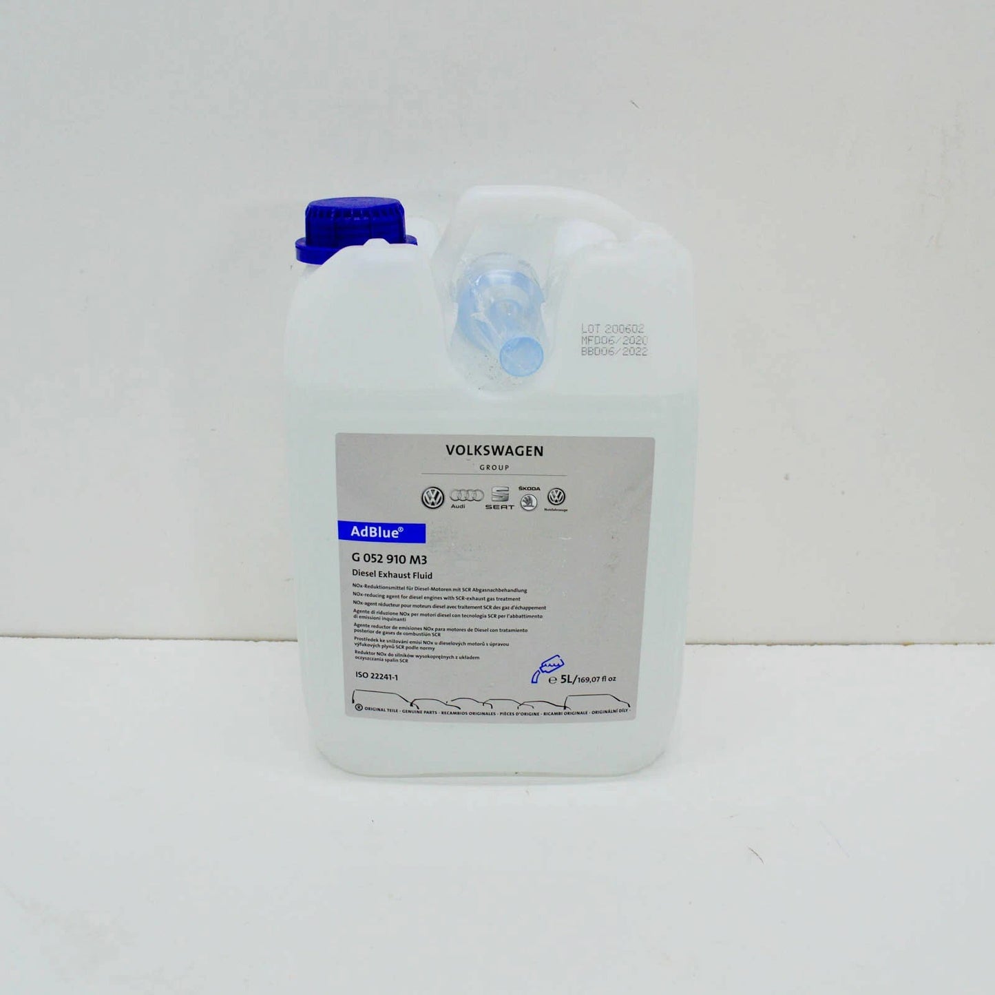 NEW VOLKSWAGEN AD BLUE 5 LITER EMISSION FLUID G052910M3 ORIGINAL