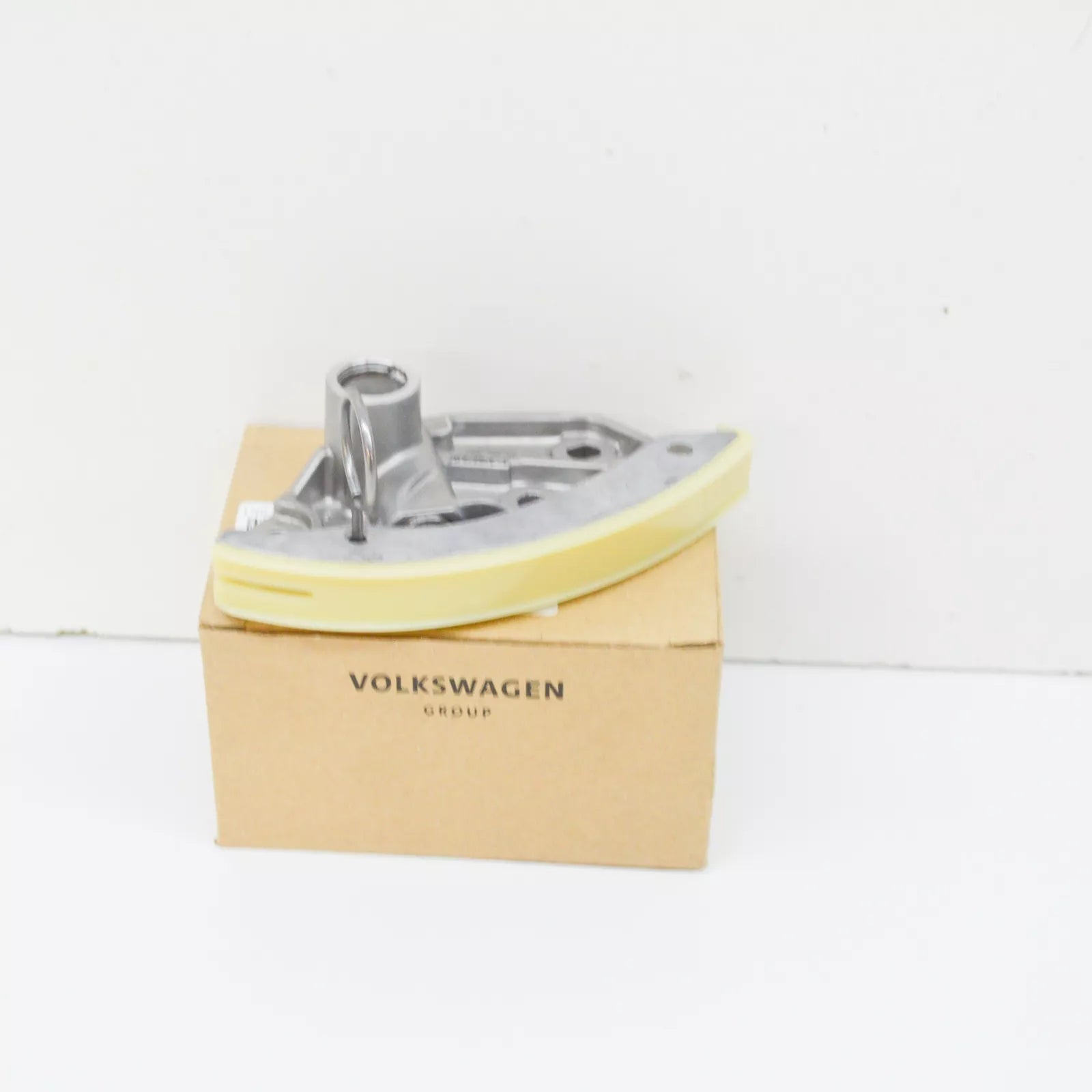 NEW AUDI A6 AVANT 4G ENGINE TIMING CHAIN TENSIONER 079109507AM ORIGINAL