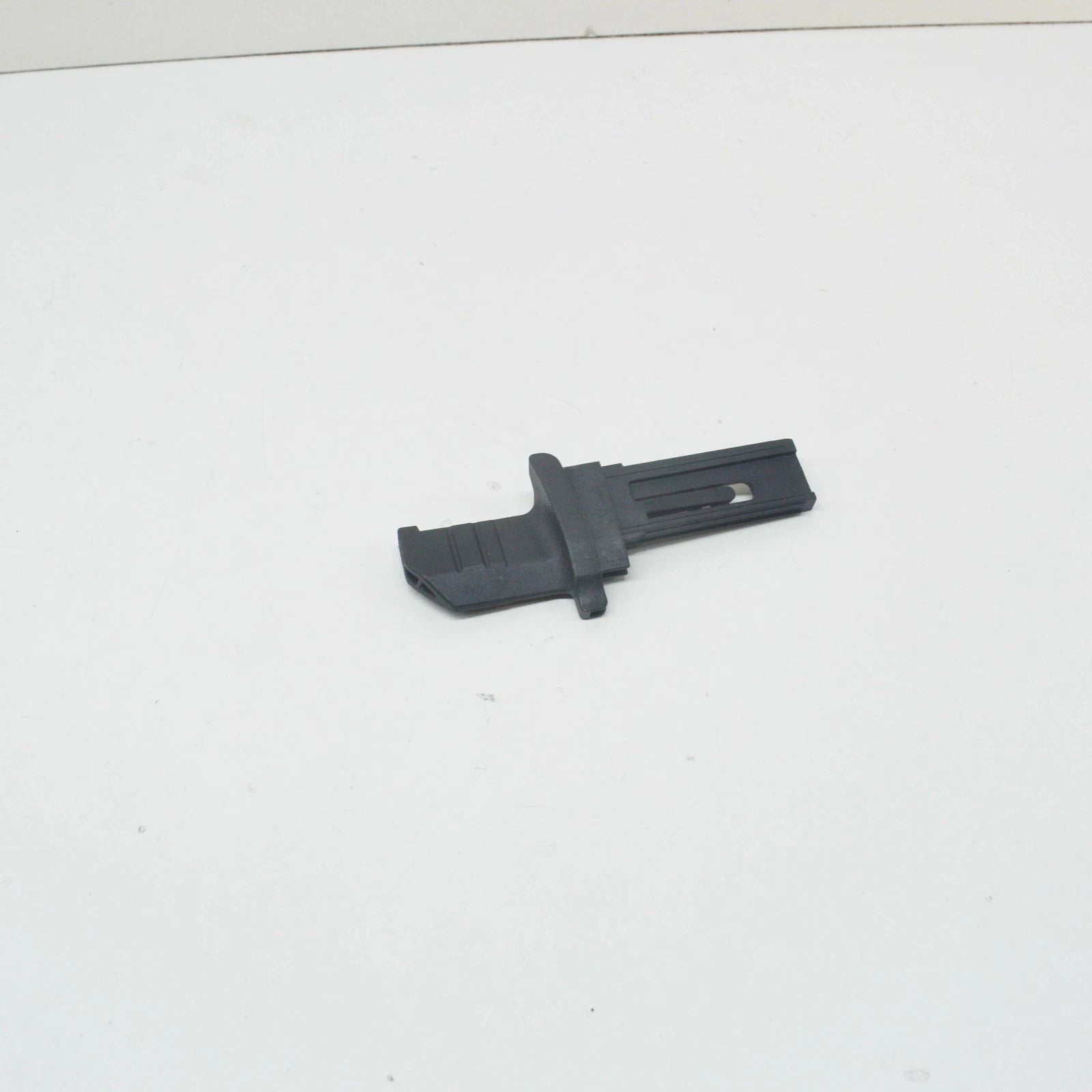 NEW VW PASSAT VARIANT B7 LUGGAGE COVER BLIND LEFT HOOK 3AF867899A ORIGINAL