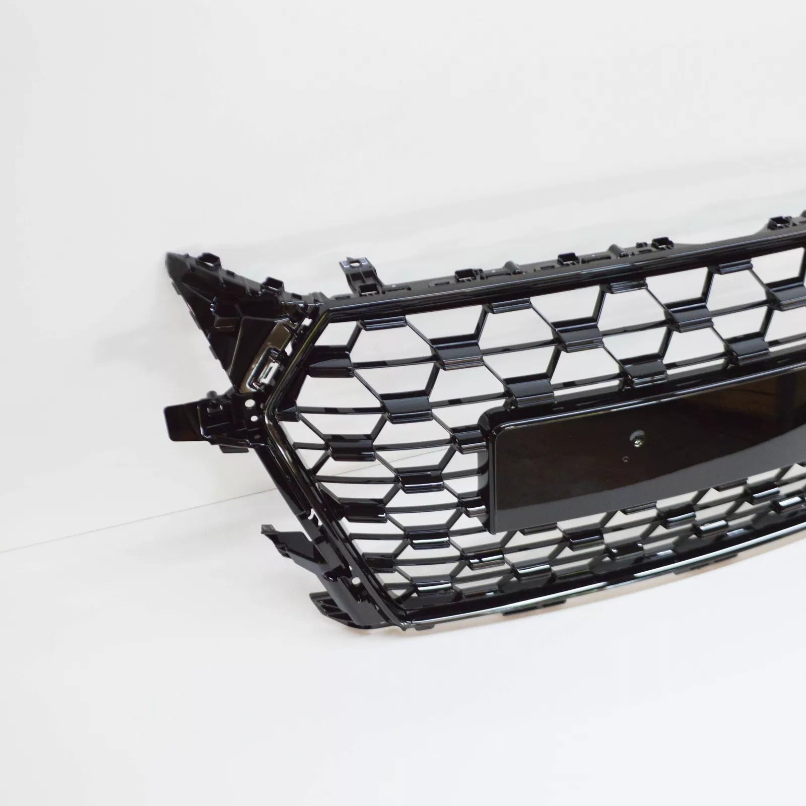 NEW AUDI TT FV MK3 RADIATOR GRILLE 8S0853651HALZ ORIGINAL