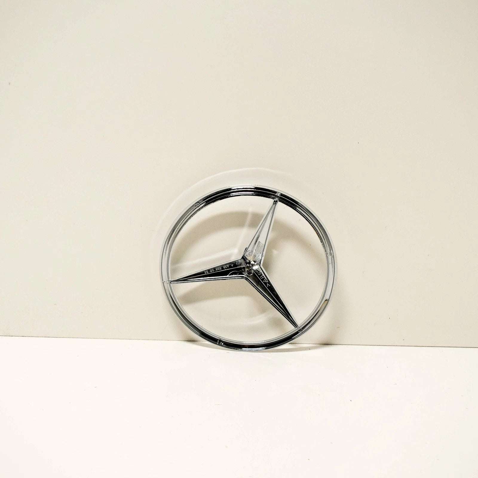 NEW MB VITO W638 FRONT BUMPER RADIATOR GRILLE EMBLEM BADGE A6388880086