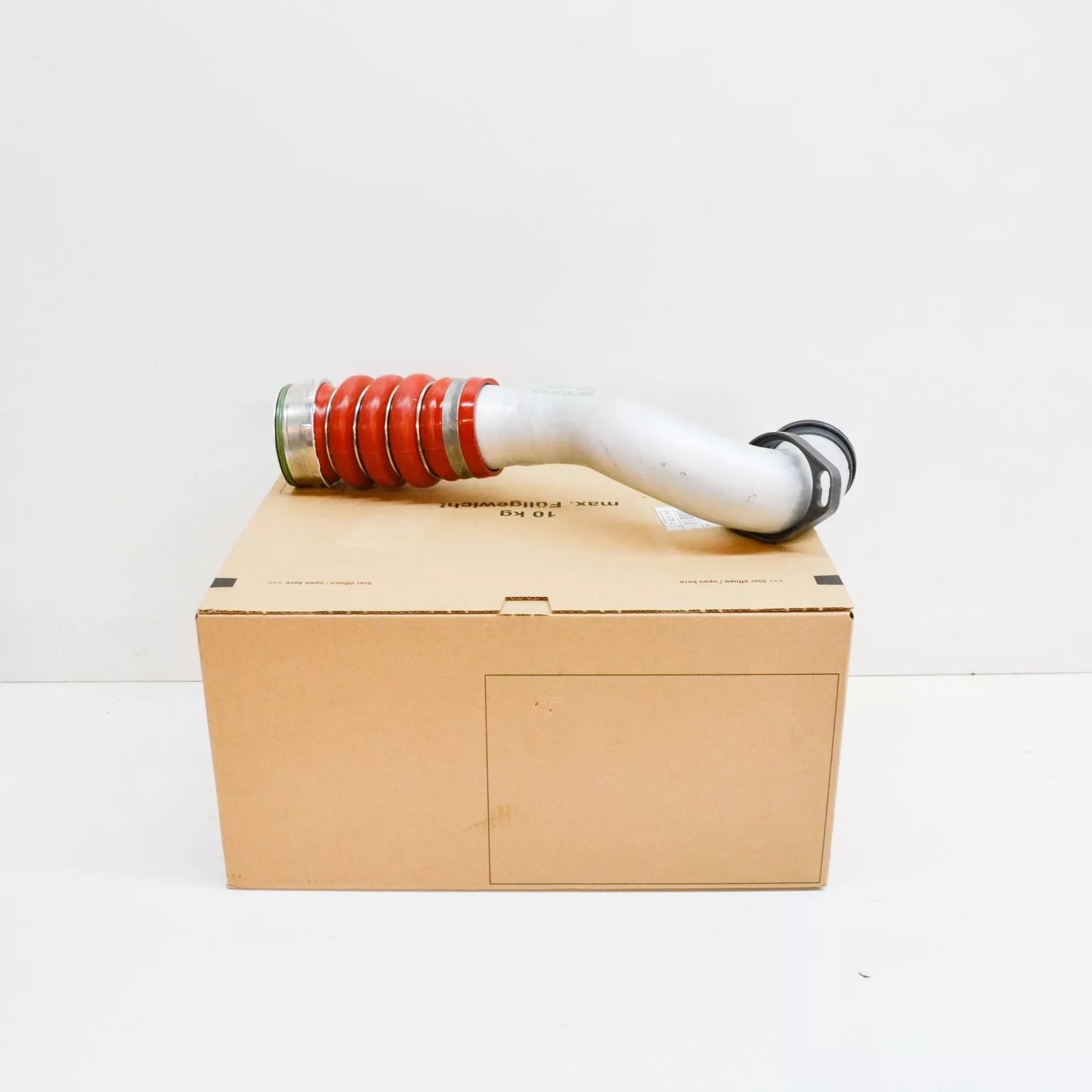 NEW BMW X5 E70 INTERCOOLER PIPE TURBO HOSE 11617823961 ORIGINAL