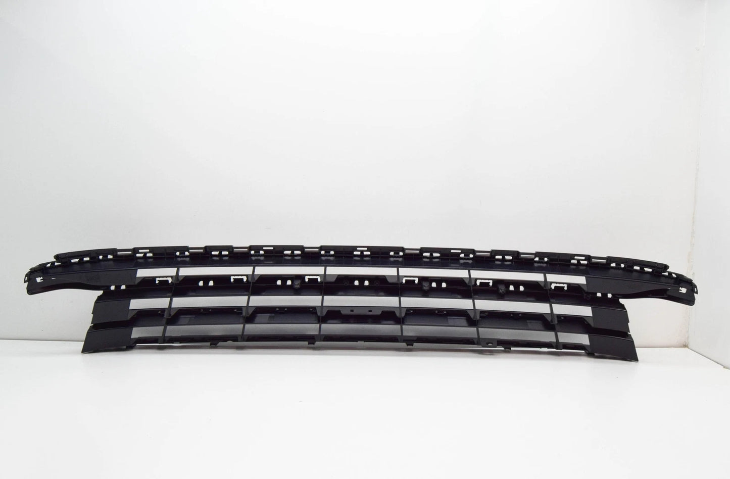 NEW VW PASSAT B8 3G FRONT CENTER LOWER BUMPER GRILLE 3G0853671B9B9 ORIGINAL