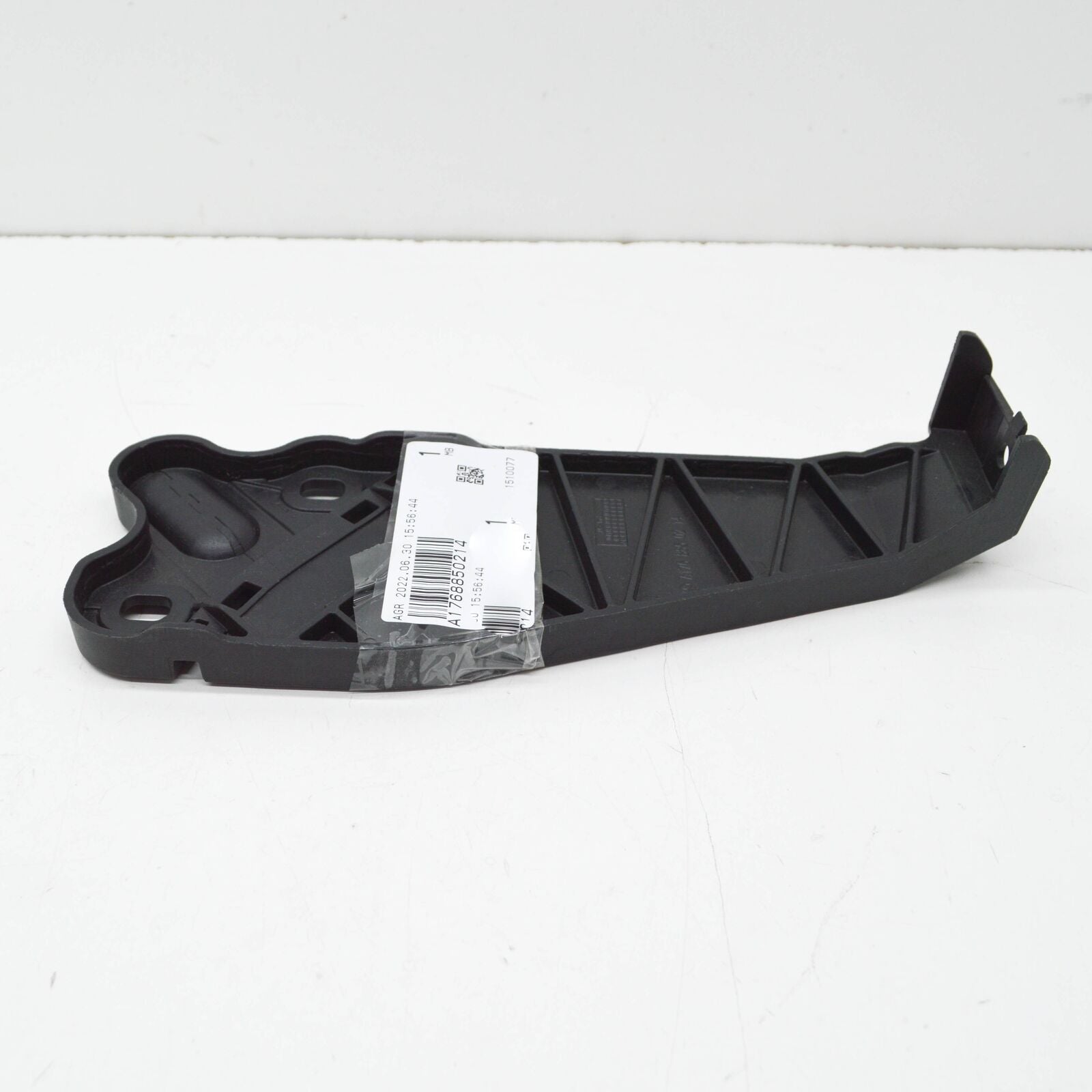 NEW MERCEDES-BENZ A W176 REAR LEFT EXHAUST TIP BRACKET A1768850214 ORIGINAL