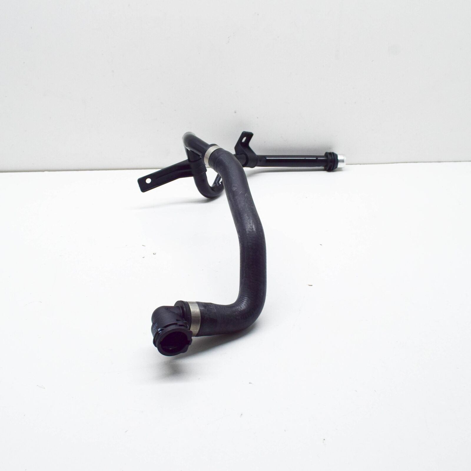 NEW MERCEDES-BENZ EQC COOLANT FILLING HOSE PIPE A2935011600 ORIGINAL