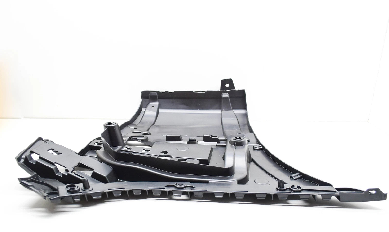 NEW BMW 7 G11 G12 M REAR RIGHT BUMPER BRACKET MOUNT 51128076818 ORIGINAL