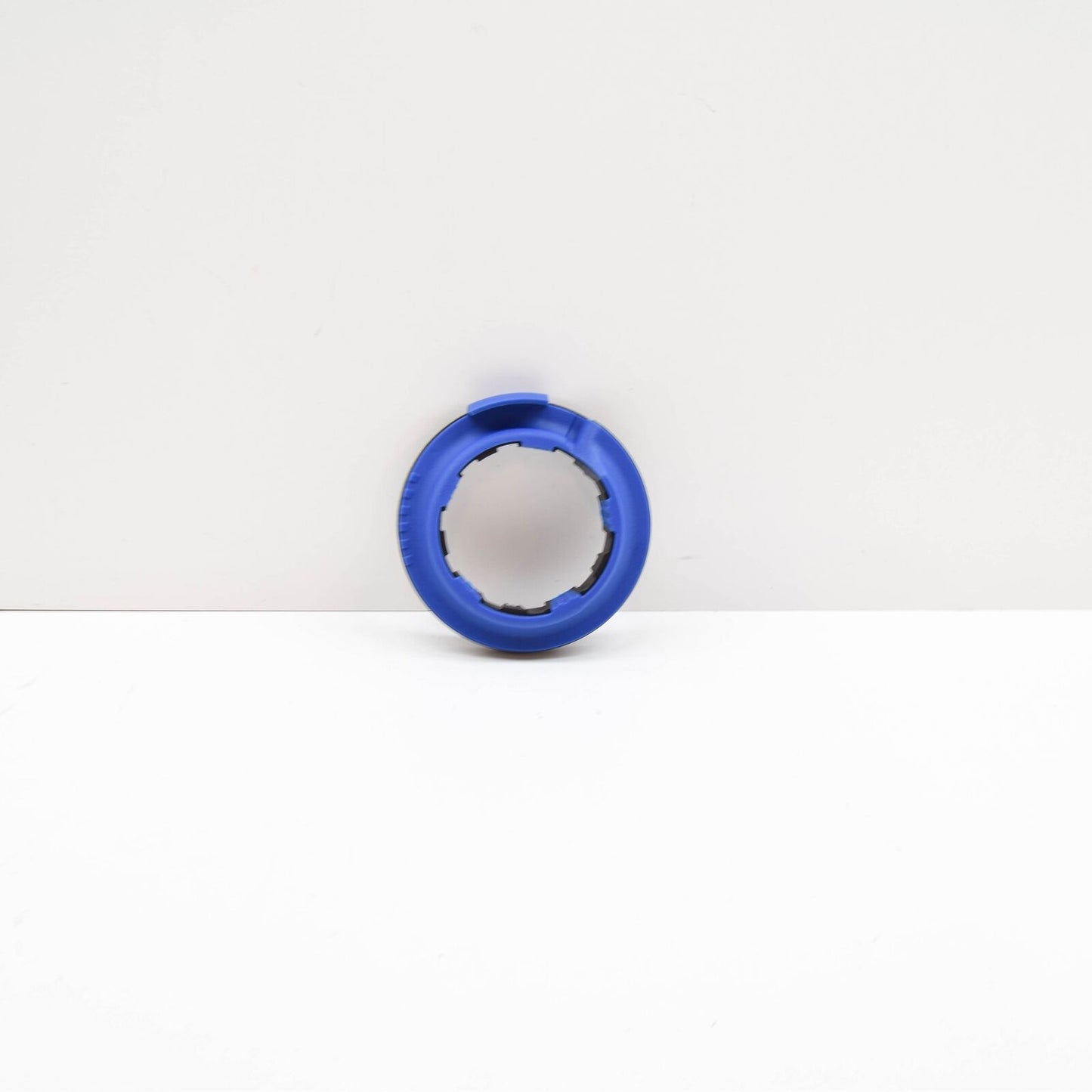 NEW MERCEDES-BENZ C W205 FRONT COIL SPRING SHIM A2053220700 ORIGINAL