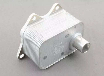 NEW VOLKSWAGEN CC ENGINE OIL COOLER 06J117021Q ORIGINAL