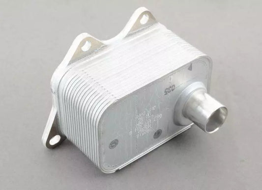 NEW VOLKSWAGEN CC ENGINE OIL COOLER 06J117021Q ORIGINAL