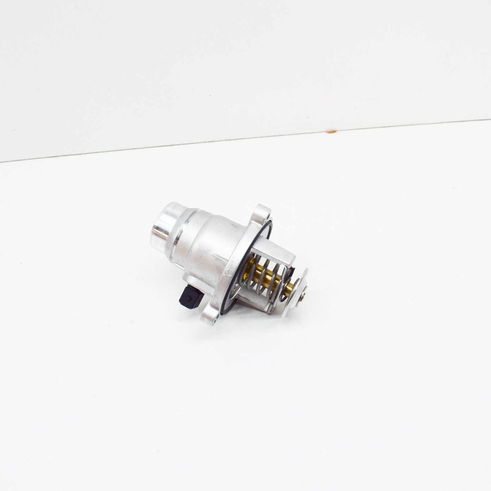 new bmw 7 e65 thermostat 11537586885 7586885 4.8 petrol 264kw original