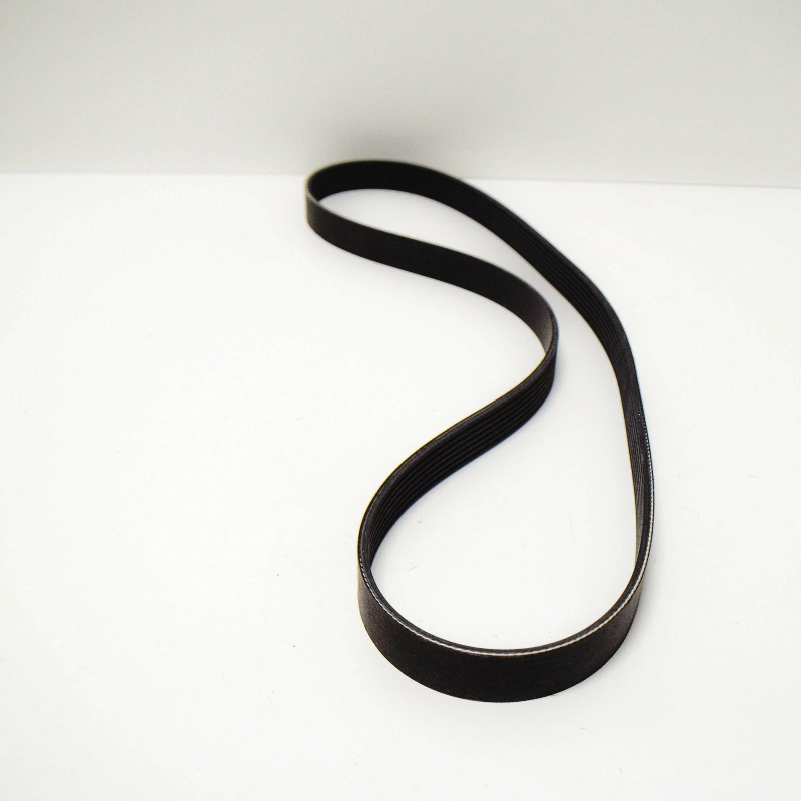 NEW AUDI A4 B8 3.0 PETROL A/C SERPENTINE BELT 06E903137AB 2013