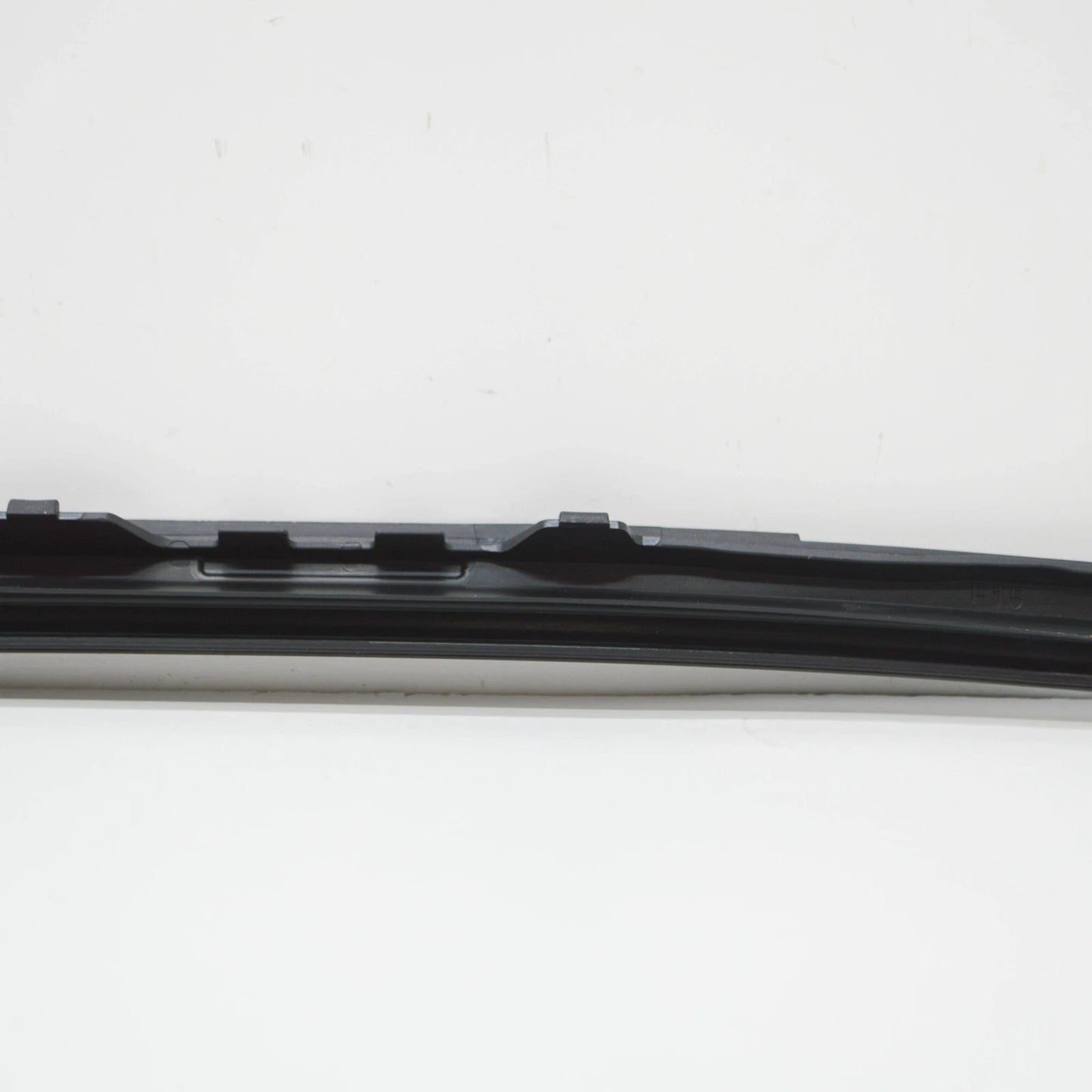 NEW BMW X5 F15 WINDSHIELD RIGHT DRIP MOLDING 51317462206 7462206 ORIGINAL