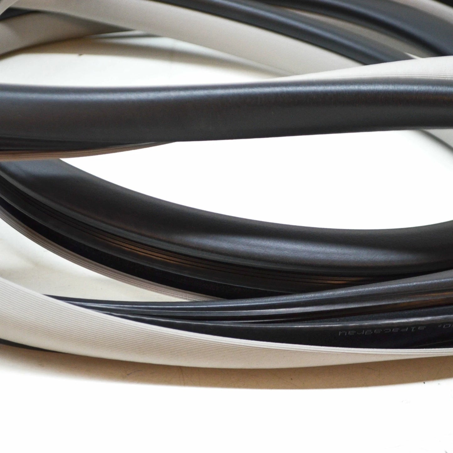 NEW MB E W212 FRONT LEFT DOOR EDGE SEAL RUBBER GUARD A21269700517L53 ORIGINAL