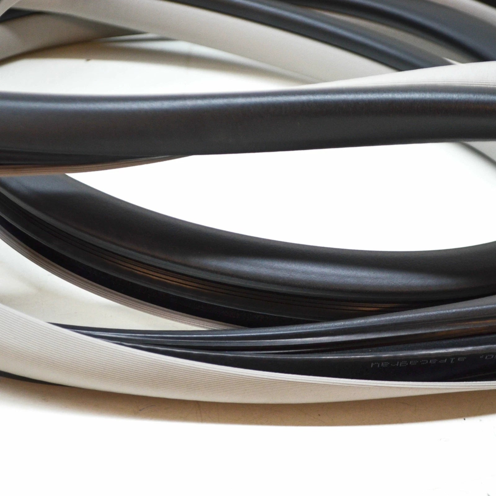 NEW MB E W212 FRONT LEFT DOOR EDGE SEAL RUBBER GUARD A21269700517L53 ORIGINAL