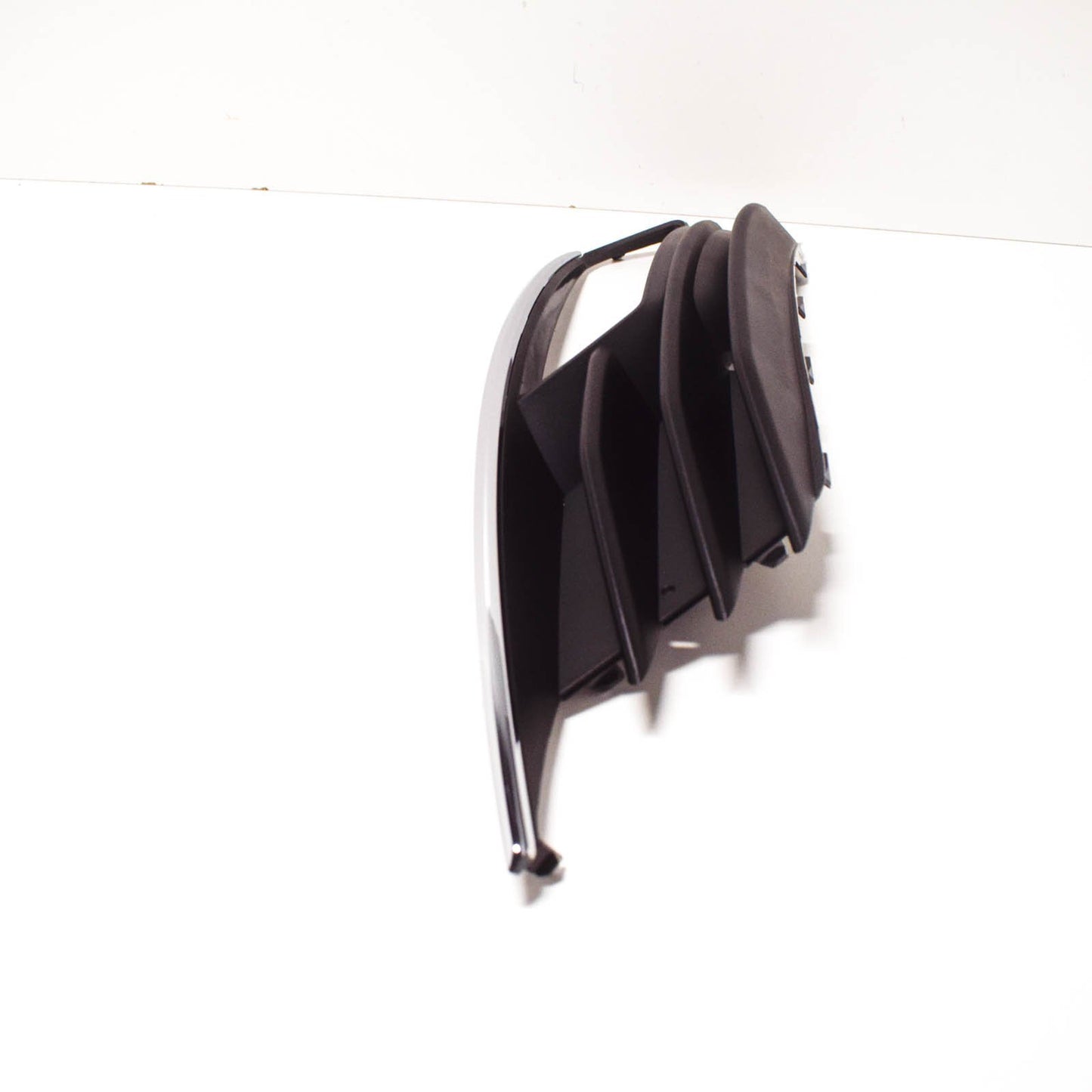 NEW AUDI A3 8V FRONT LEFT FOG LIGHT GRILLE LOWER 8V5807681A9B9 ORIGINAL