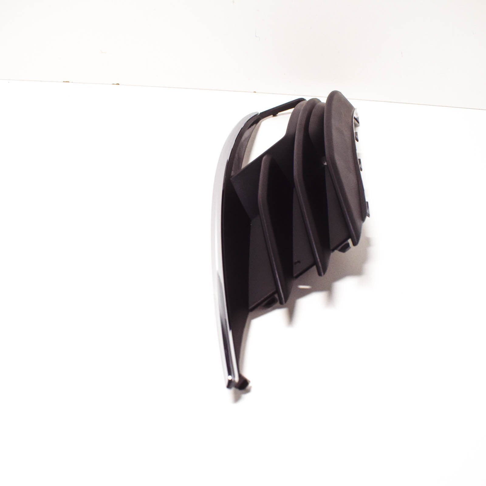 NEW AUDI A3 8V FRONT LEFT FOG LIGHT GRILLE LOWER 8V5807681A9B9 ORIGINAL