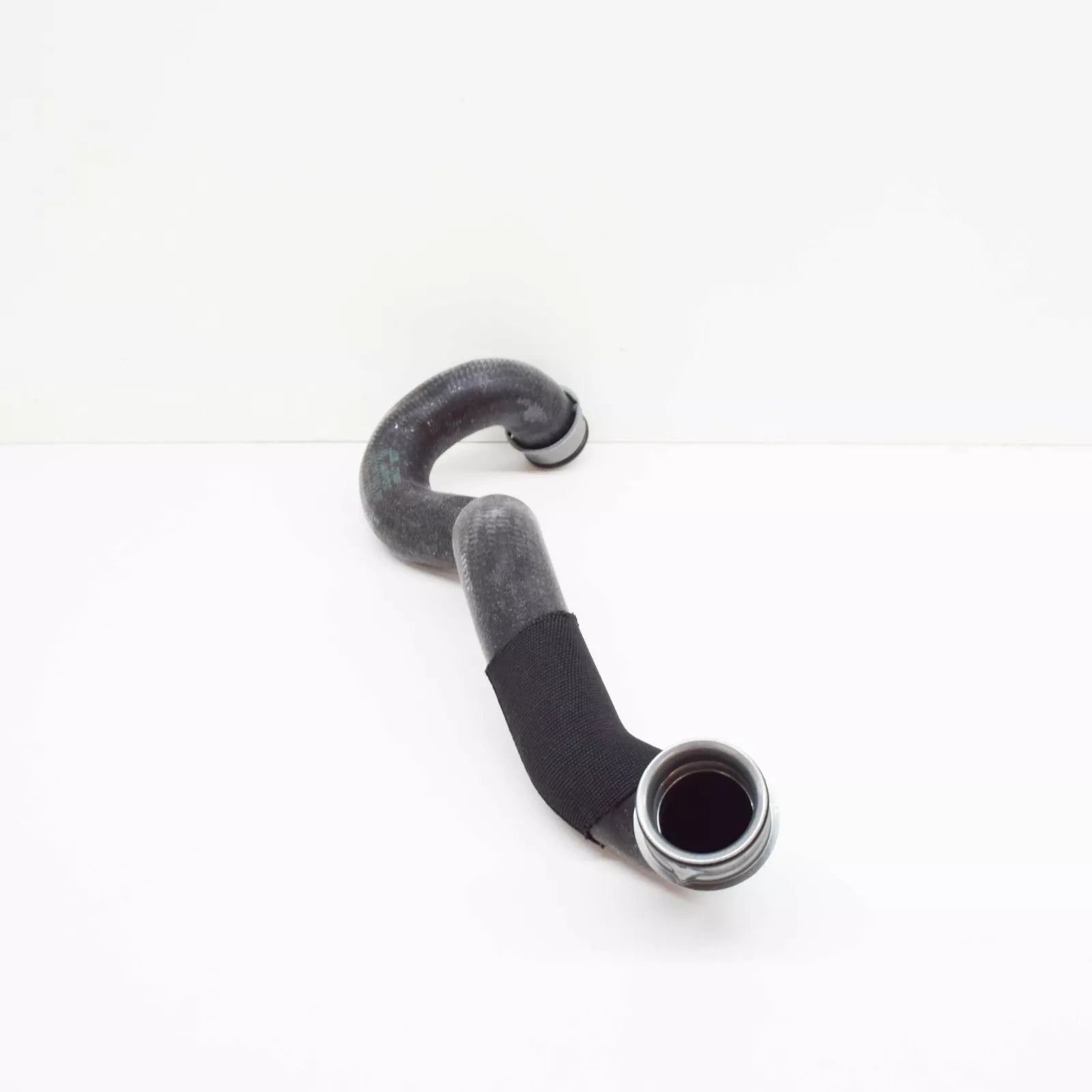 NEW MERCEDES-BENZ CLK C209 RADIATOR TOP HOSE A2095013082